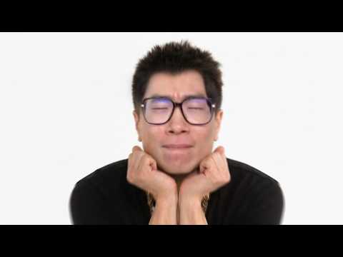 전방에 애교 발사