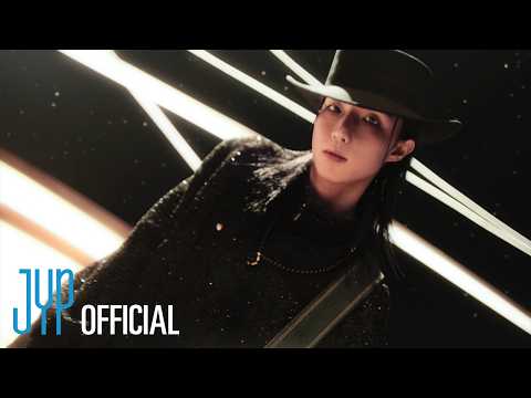 Xdinary Heroes "Voyager" M/V